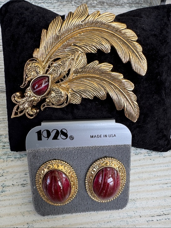 1928 Jewelry - VTG Deadstock 1928 Gold-Tone Feather Brooch and Earring Set with Red Cabochons